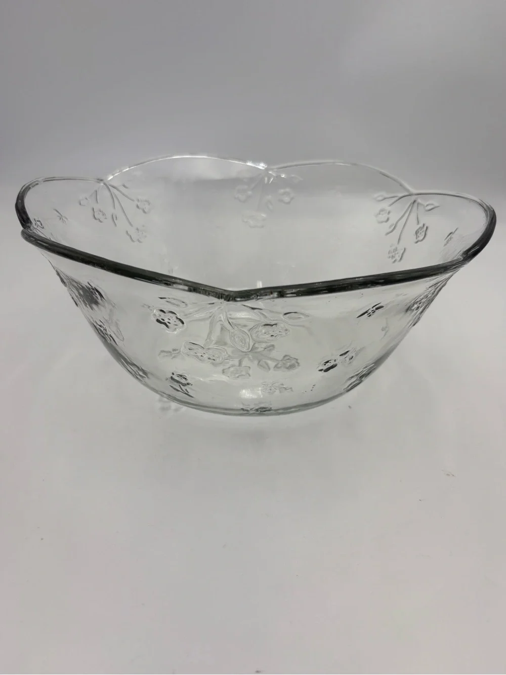 Vintage Anchor Hocking “Savannah” Floral Embossed Large Clear Glass Serving Bowl